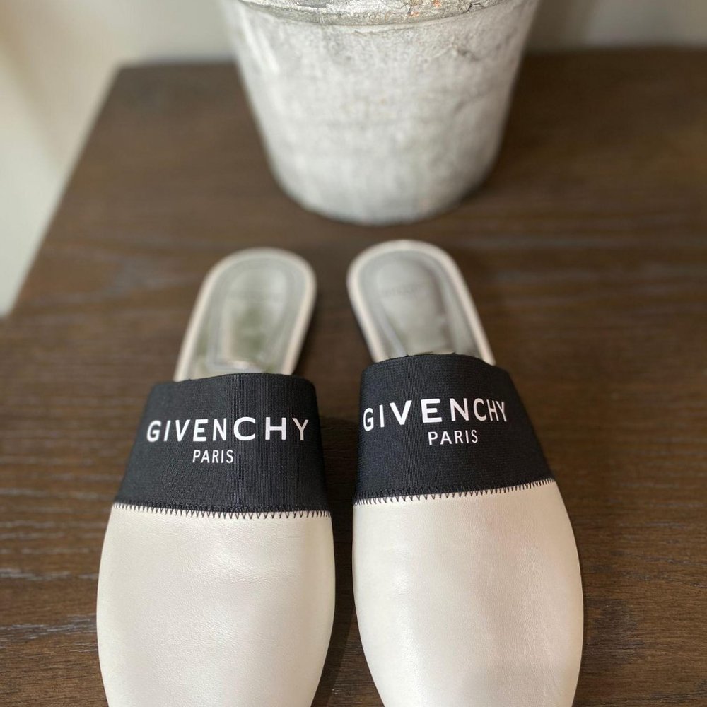 (Sold) Givenchy Bedford Flat Leather Mules Cream - Picture 9 of 12